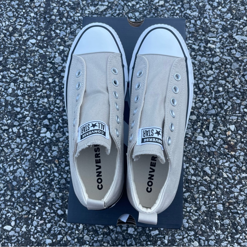 Tan converses  chuck taylor all star